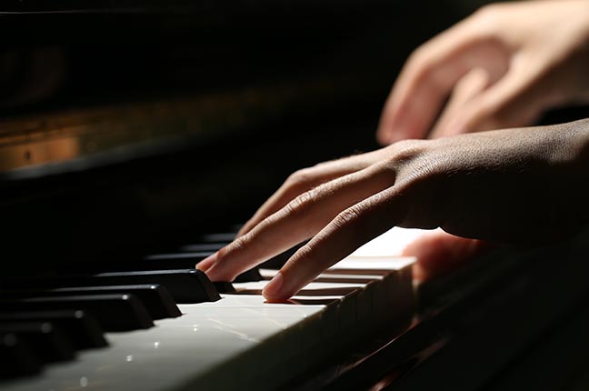 como estudar oitavas para piano