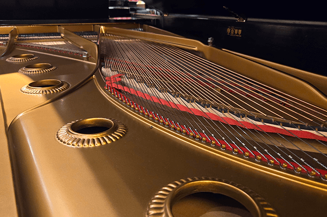 Parte interna de um piano